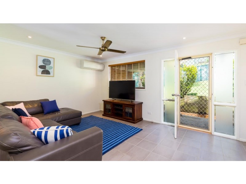 17 Hillview Crescent, Macquarie Hills NSW 2285