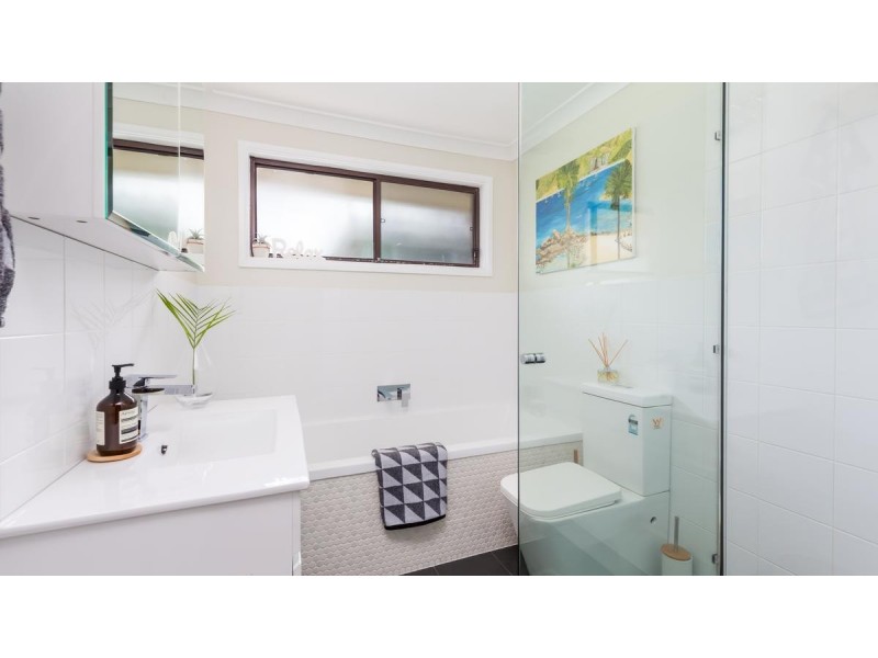 2/3a Peatties Road, Cardiff NSW 2285