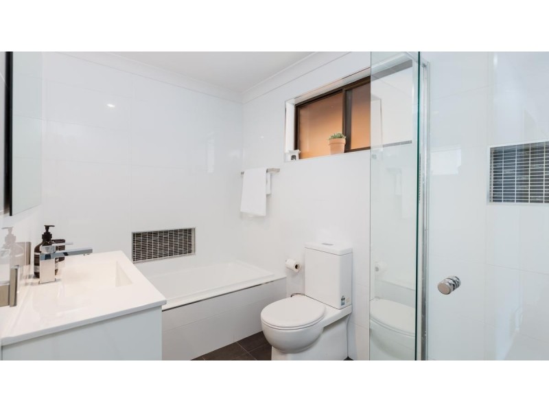 13 Rutherglen Place, Macquarie Hills NSW 2285