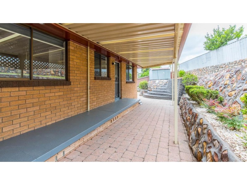 13 Rutherglen Place, Macquarie Hills NSW 2285
