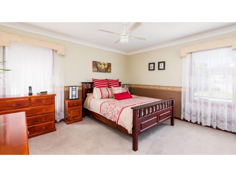 1 Canopus Close, Marmong Point NSW 2284