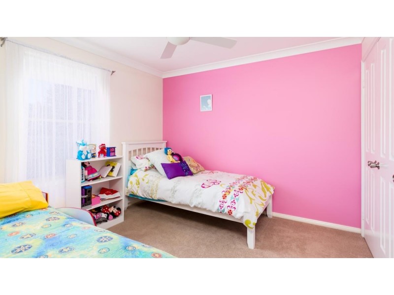 1 Canopus Close, Marmong Point NSW 2284