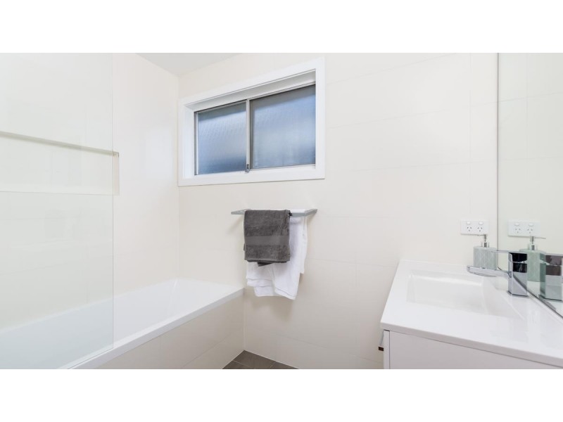 33 Jonathan Street, Warners Bay NSW 2282