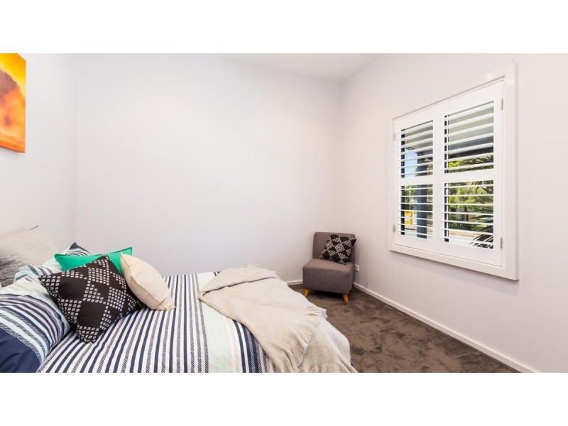 27 Hutchinson Street, Redhead NSW 2290