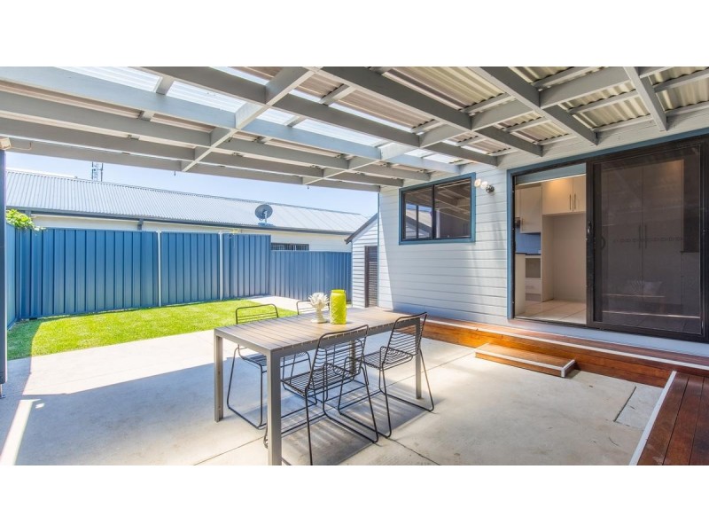 27 Hutchinson Street, Redhead NSW 2290