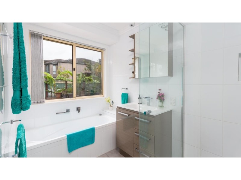 1 Elkhorn Close, Garden Suburb NSW 2289