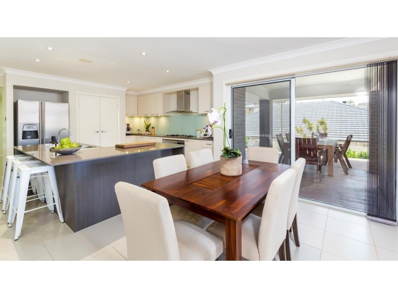 25 Fitzwilliam Circuit, Macquarie Hills NSW 2285