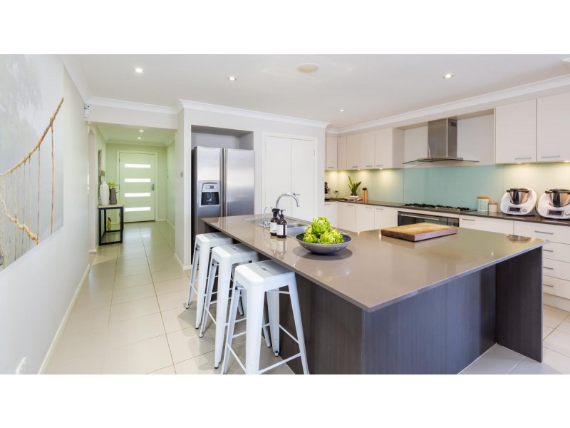 25 Fitzwilliam Circuit, Macquarie Hills NSW 2285