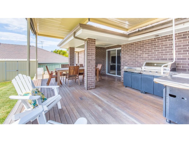 25 Fitzwilliam Circuit, Macquarie Hills NSW 2285