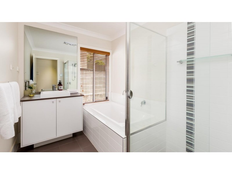 25 Fitzwilliam Circuit, Macquarie Hills NSW 2285