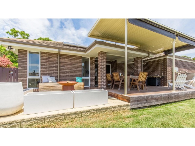 25 Fitzwilliam Circuit, Macquarie Hills NSW 2285