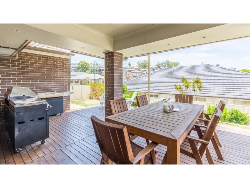 25 Fitzwilliam Circuit, Macquarie Hills NSW 2285