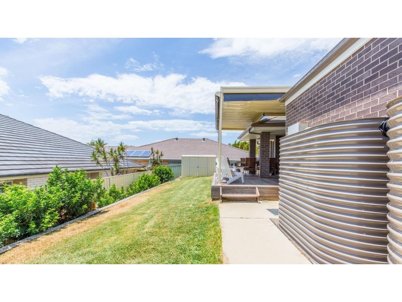 25 Fitzwilliam Circuit, Macquarie Hills NSW 2285