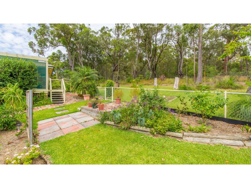 6 Kylie Close, Marmong Point NSW 2284