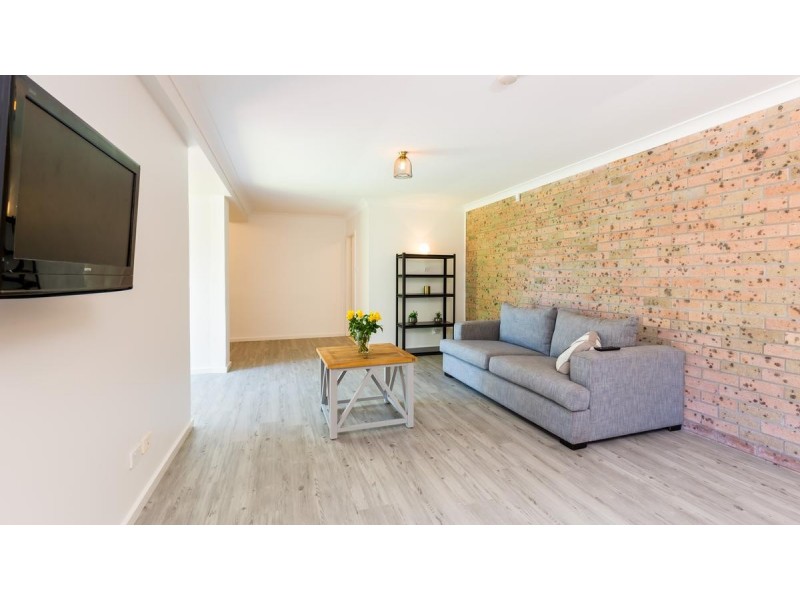 7 Roscrea Crescent, Mount Hutton NSW 2290