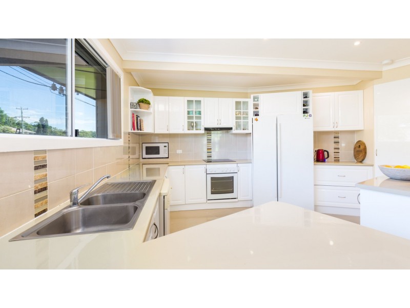 1 Granada Avenue, Macquarie Hills NSW 2285