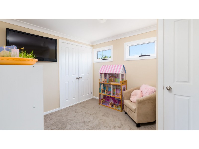 1 Granada Avenue, Macquarie Hills NSW 2285