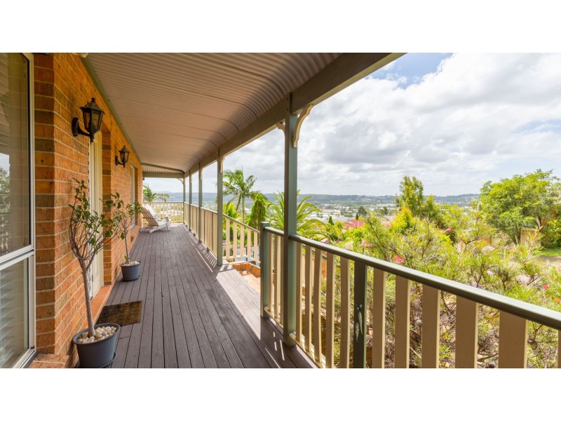 20 Hillview Crescent, Macquarie Hills NSW 2285