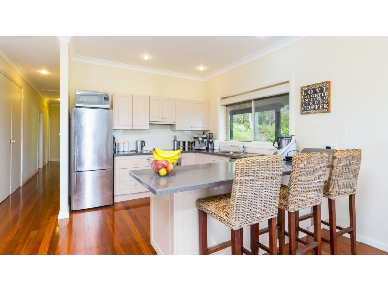 20 Hillview Crescent, Macquarie Hills NSW 2285