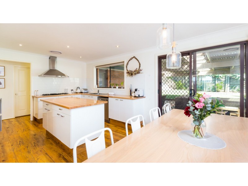 37 Pasadena Crescent, Macquarie Hills NSW 2285