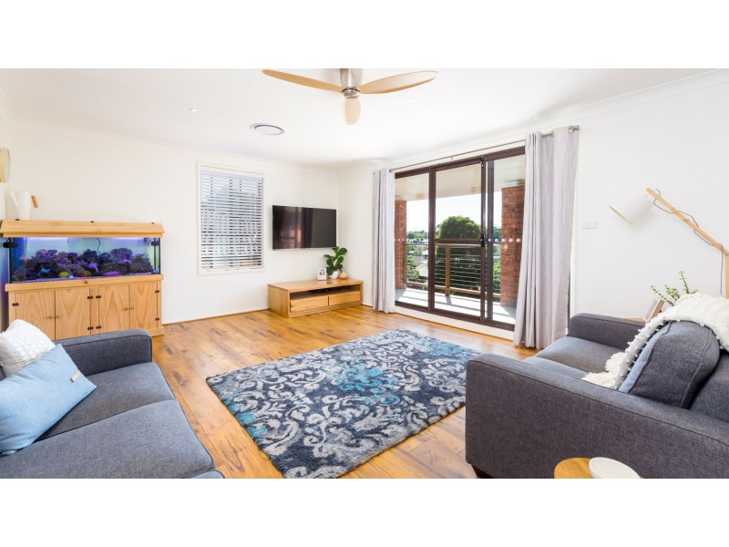 37 Pasadena Crescent, Macquarie Hills NSW 2285