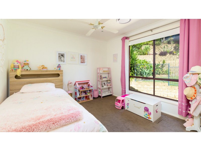 37 Pasadena Crescent, Macquarie Hills NSW 2285