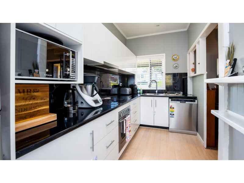 18 Valley View Crescent, Glendale NSW 2285