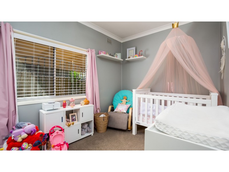 18 Valley View Crescent, Glendale NSW 2285