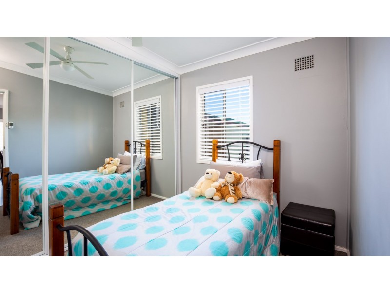 18 Valley View Crescent, Glendale NSW 2285