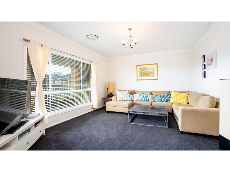 4 Bangalore Place, Cameron Park NSW 2285