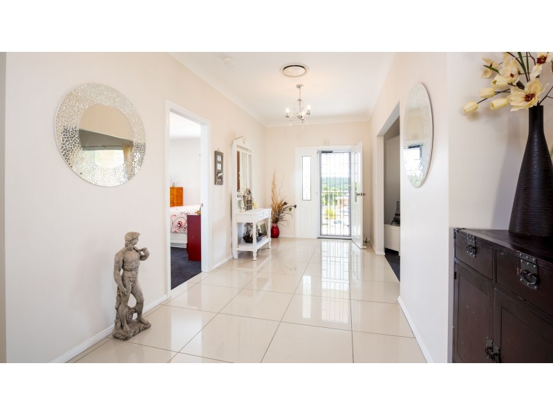 4 Bangalore Place, Cameron Park NSW 2285