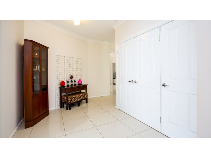 4 Bangalore Place, Cameron Park NSW 2285