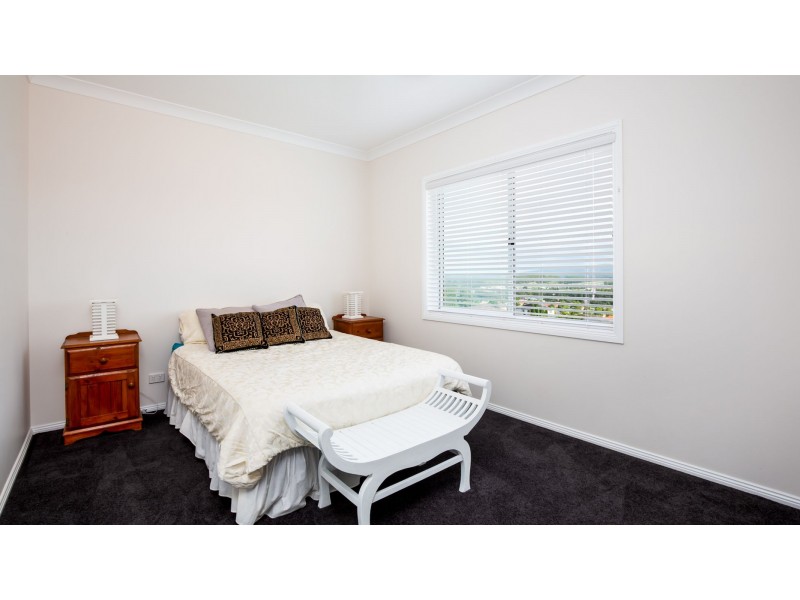 4 Bangalore Place, Cameron Park NSW 2285