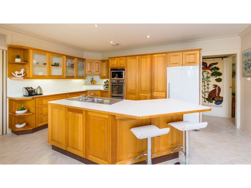 3 Plumridge Close, Warners Bay NSW 2282