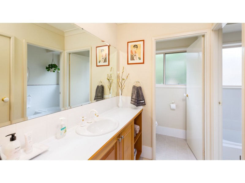 3 Plumridge Close, Warners Bay NSW 2282