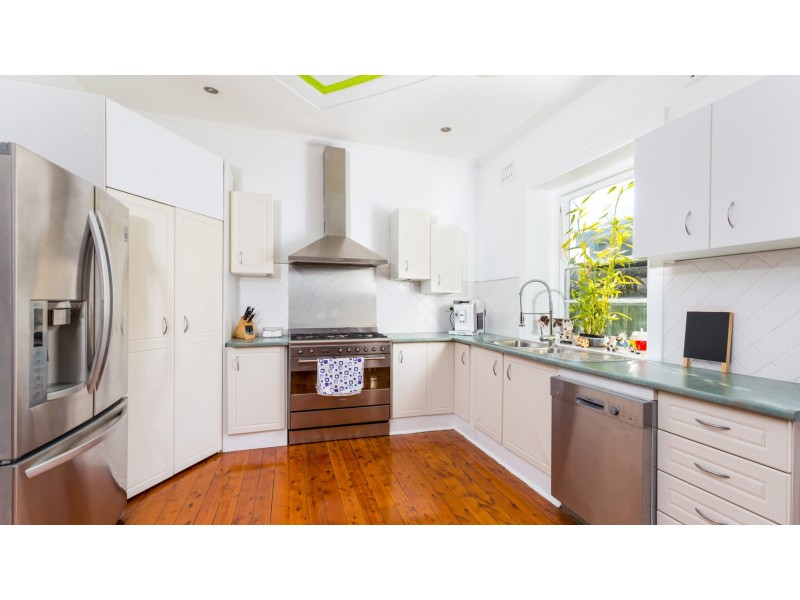 16 Werribi Street, Mayfield West NSW 2304