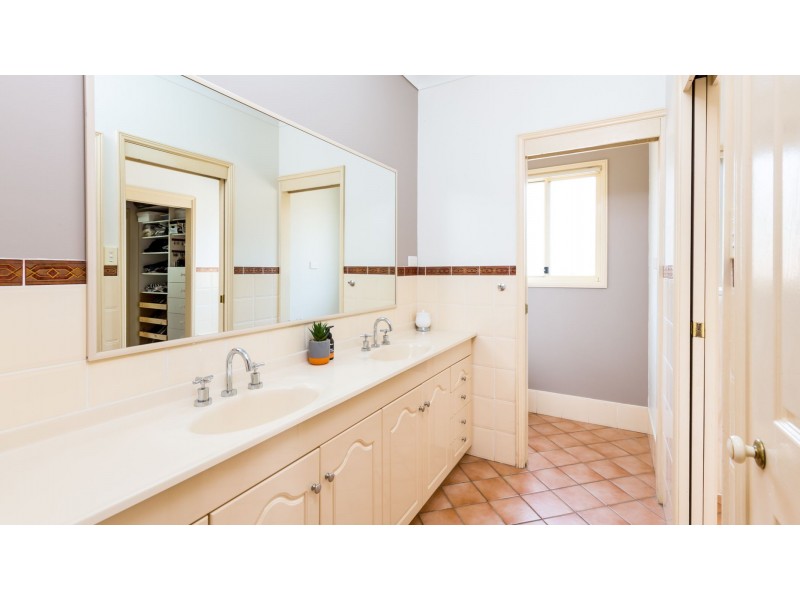 25 Lawson Road, Macquarie Hills NSW 2285