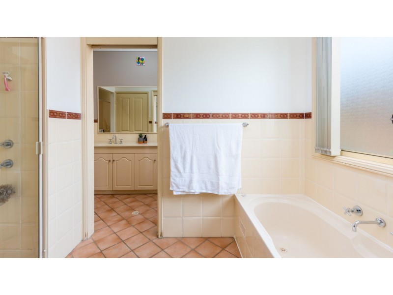 25 Lawson Road, Macquarie Hills NSW 2285