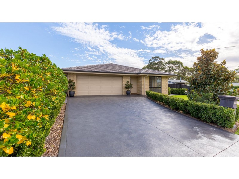 2 Andrew Street, Warners Bay NSW 2282