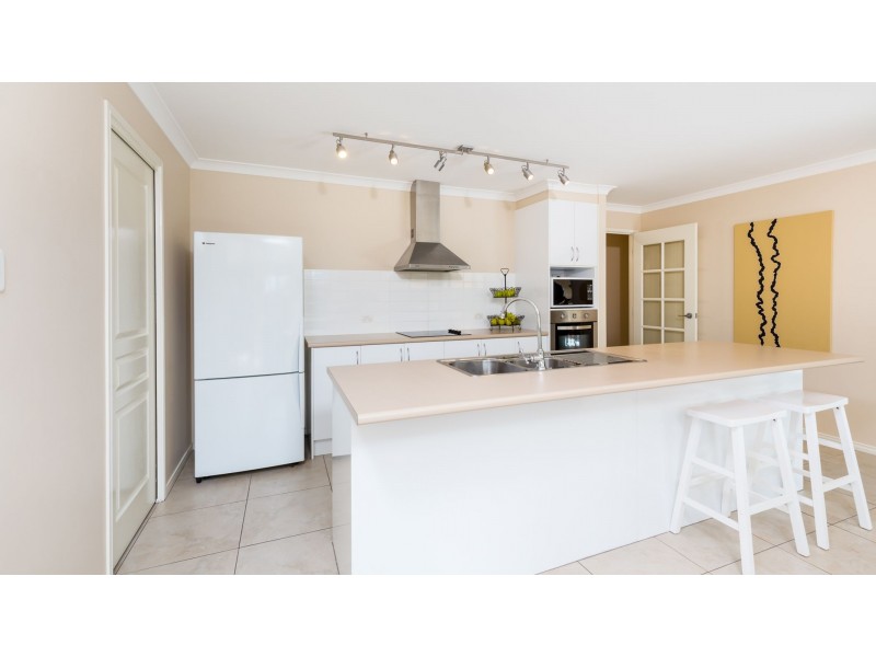 2 Andrew Street, Warners Bay NSW 2282