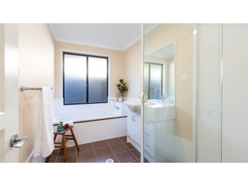 2 Andrew Street, Warners Bay NSW 2282