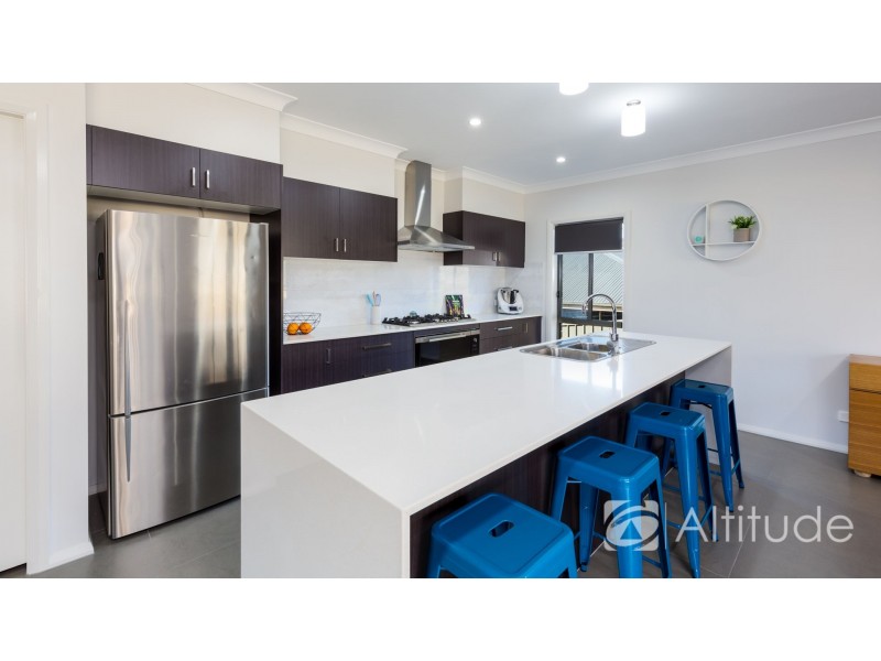 5 Floresta Crescent, Cameron Park NSW 2285