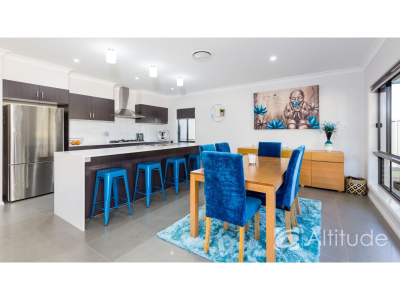 5 Floresta Crescent, Cameron Park NSW 2285