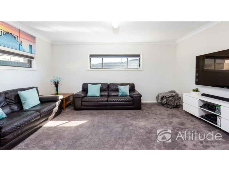 5 Floresta Crescent, Cameron Park NSW 2285
