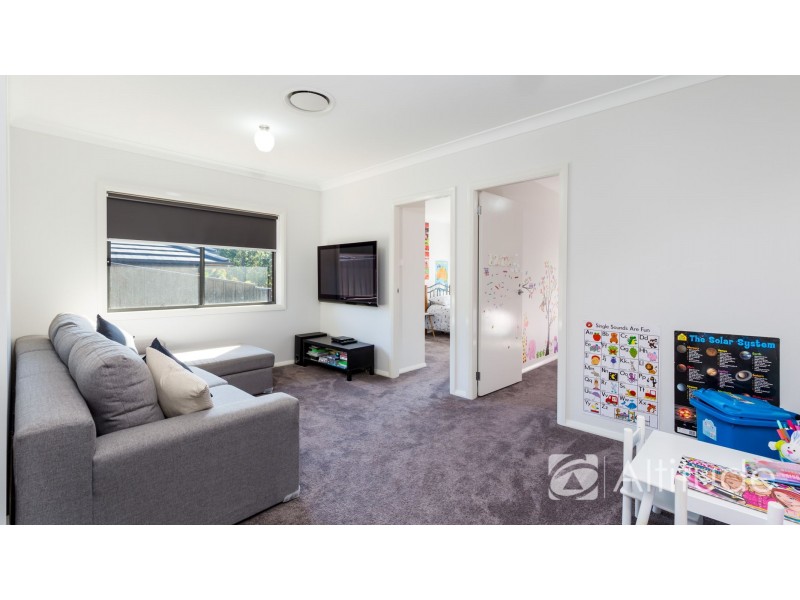 5 Floresta Crescent, Cameron Park NSW 2285