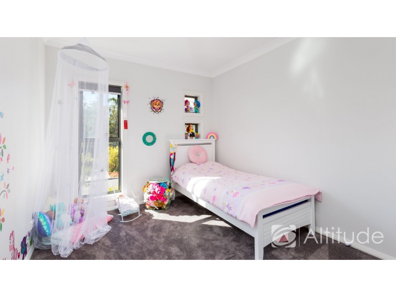 5 Floresta Crescent, Cameron Park NSW 2285