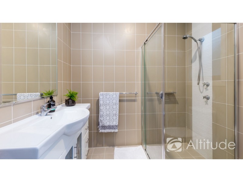 24 Kestrel Circuit, Shortland NSW 2307
