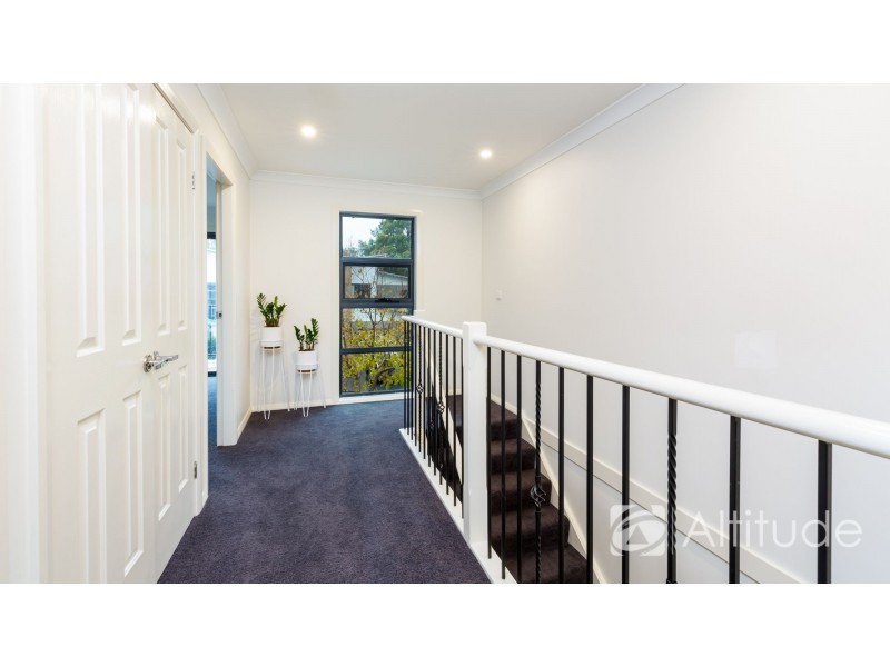 24 Kestrel Circuit, Shortland NSW 2307