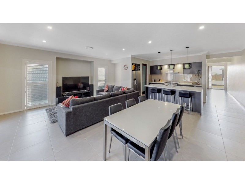 8 Scorpius Ridge, Cameron Park NSW 2285