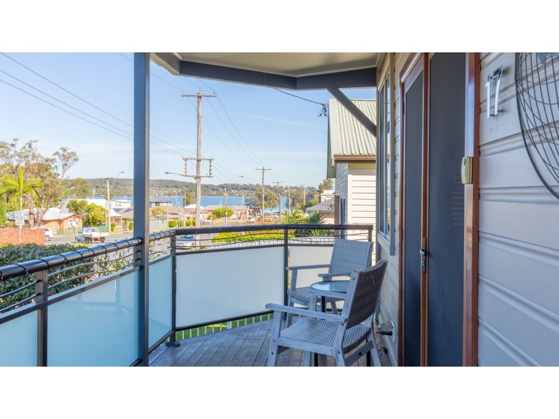 17 Fairfax Road, Warners Bay NSW 2282